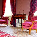 Chateau De Bed & Breakfast Paraza