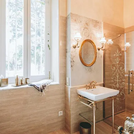 Chateau De Bed & Breakfast