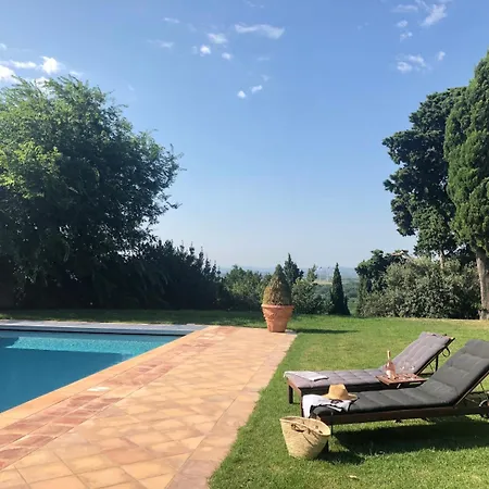 Chateau De Bed & Breakfast 4*