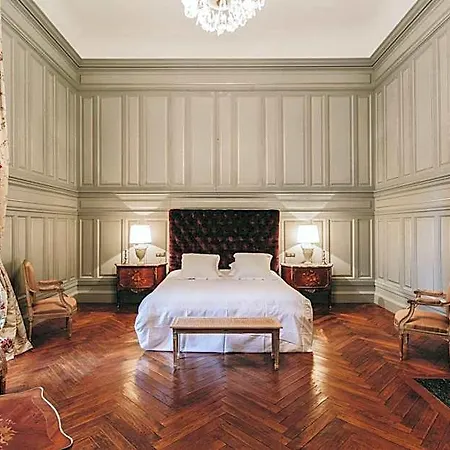 Chateau De Bed & Breakfast