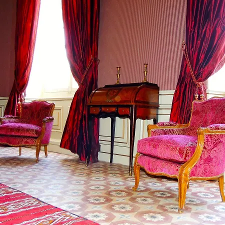 Chateau De Bed & Breakfast Paraza